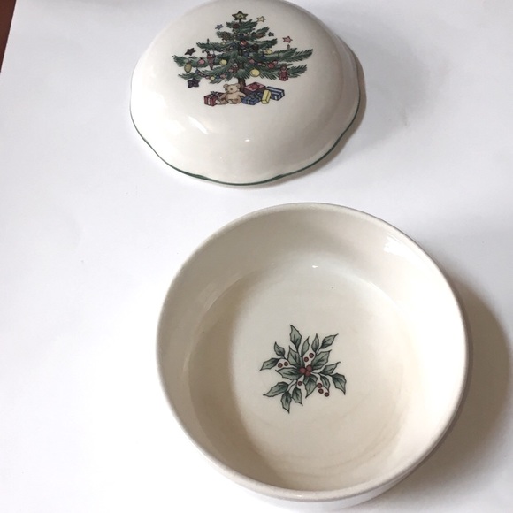 NIKKO JAPAN Vintage Lidded Christmas Tree Holiday Trinket Round Porcelain - Picture 8 of 8